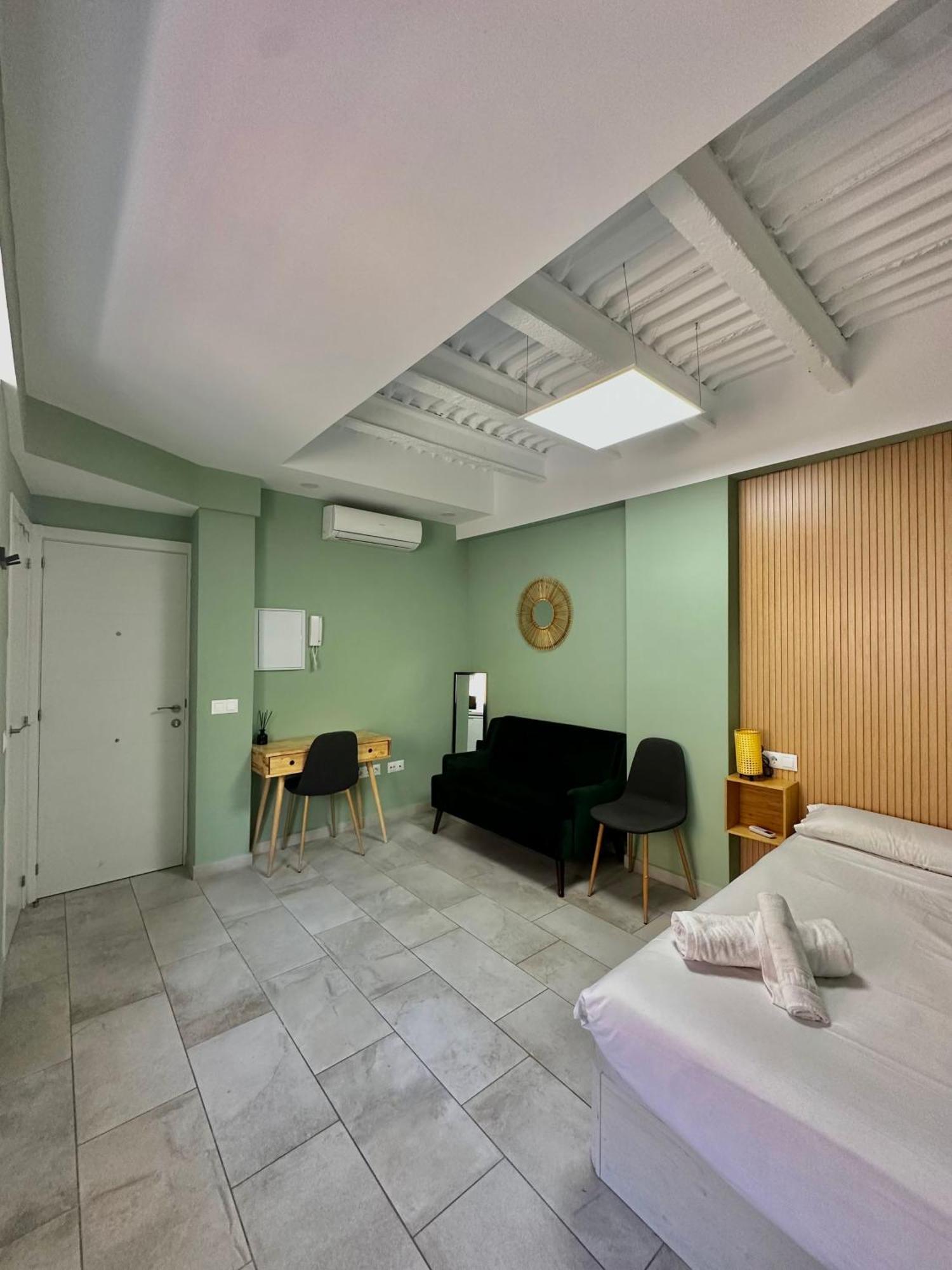Lovely Studio Apartment Málaga Eksteriør billede
