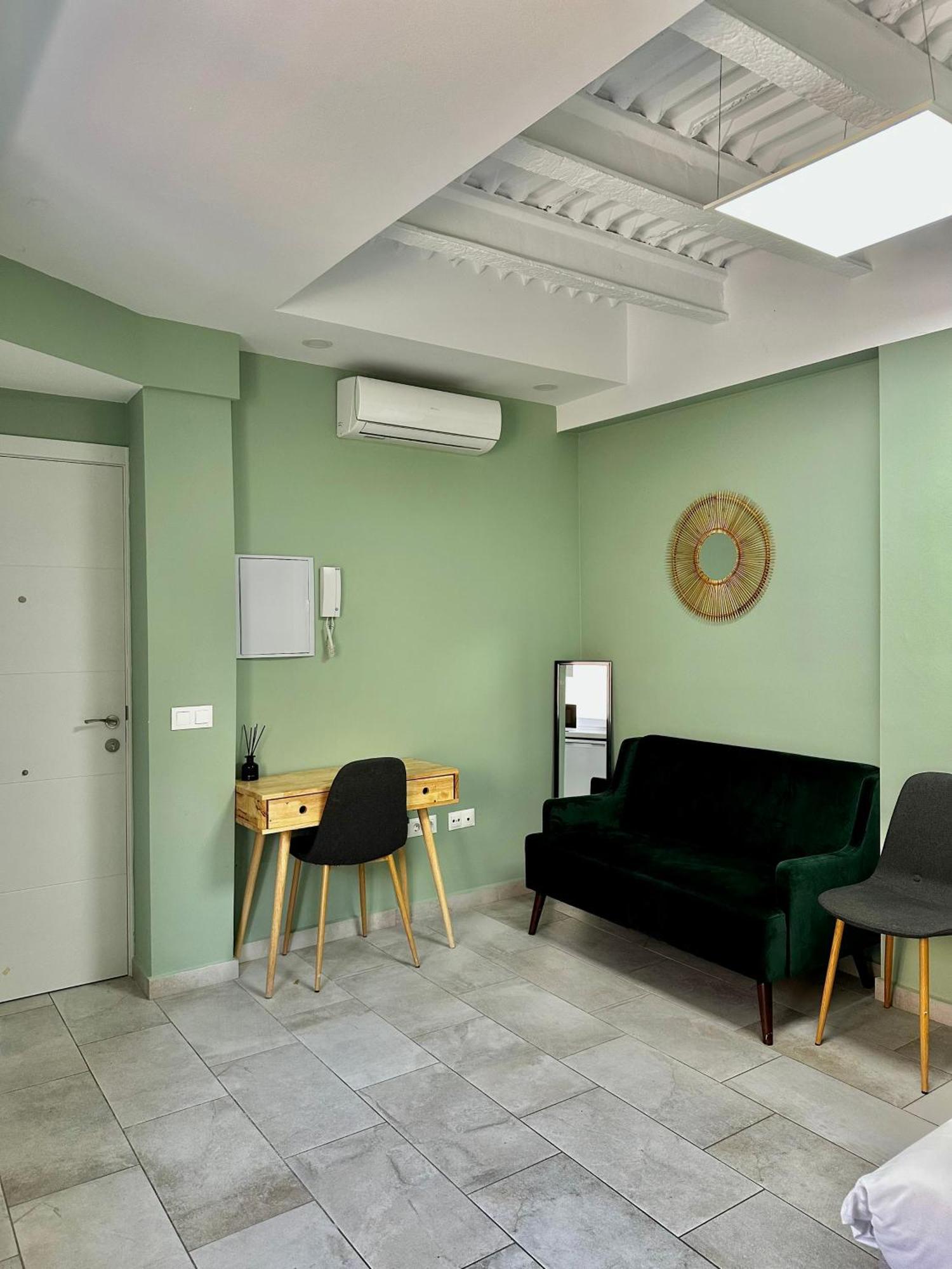 Lovely Studio Apartment Málaga Eksteriør billede